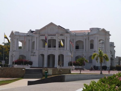 l'hôtel de ville